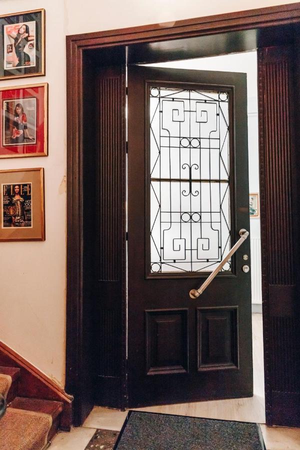 Monastiraki-Psiri, Old Town, 3-Bdr Apt, Sleep 6-10P, Spacious Court Yard Atenas Exterior foto